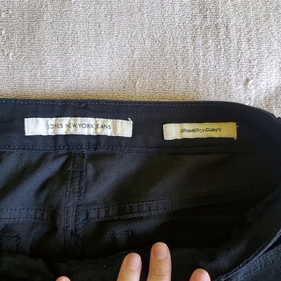 Jones New York Gramercy Curvy Jeans - Picture 4 of 8